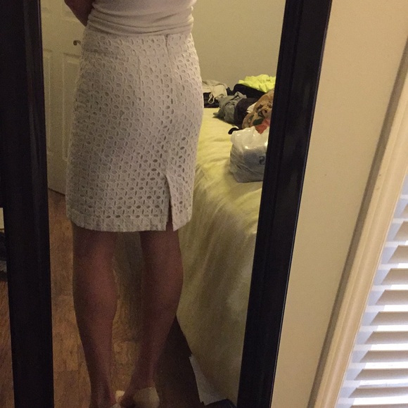 Banana Republic White Eyelet Pencil Skirt - Picture 2 of 7